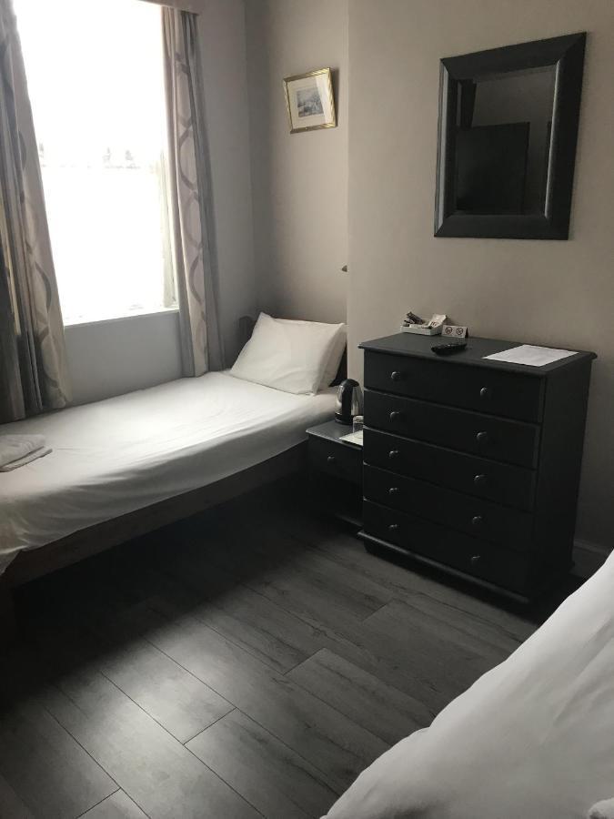 Arches Guest House Southampton Room photo